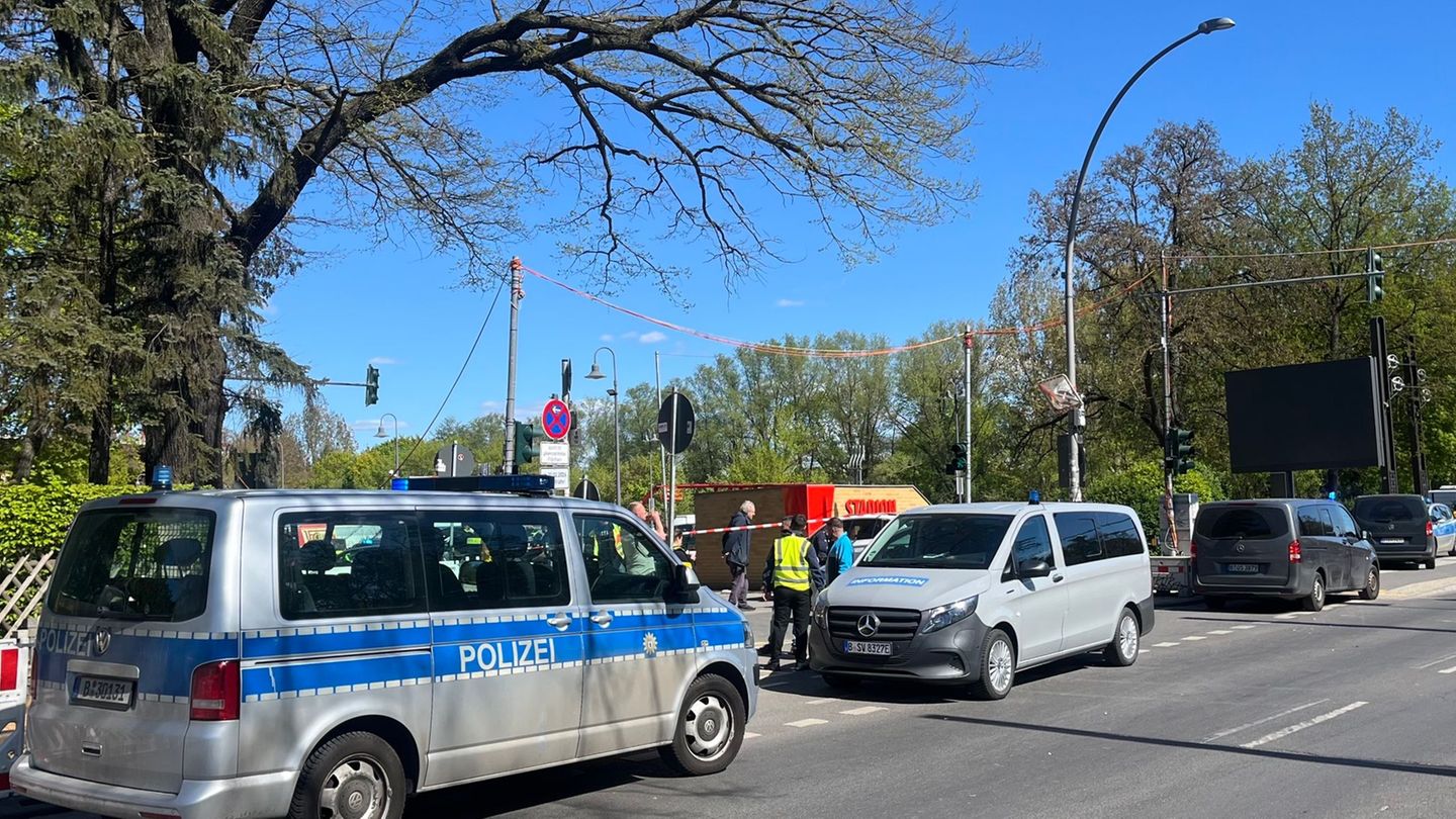 Kriminalität: Gestohlener Lieferwagen: Polizei stoppt Mann mit Schüssen
