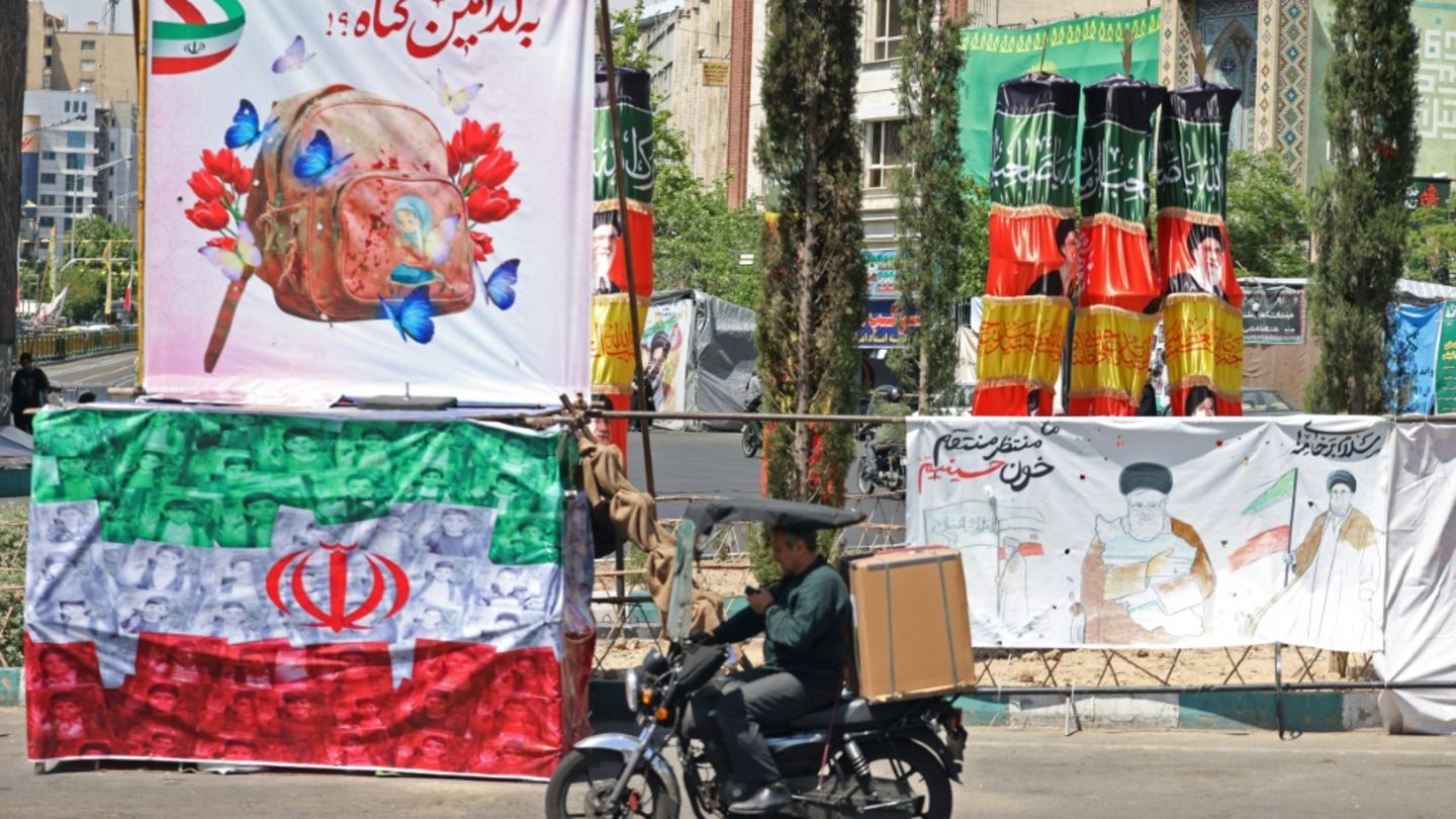 Trump erwägt monatelange Hafenblockade und droht Iran im Atomstreit