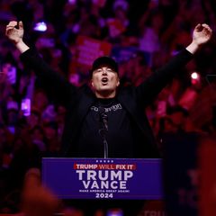 Aus einer anderen Zeit: Im Wahlkampf 2024 unterstützte Elon Musk im Wahlkampf Donald Trump, einige Monate später zerstritten sich die beiden