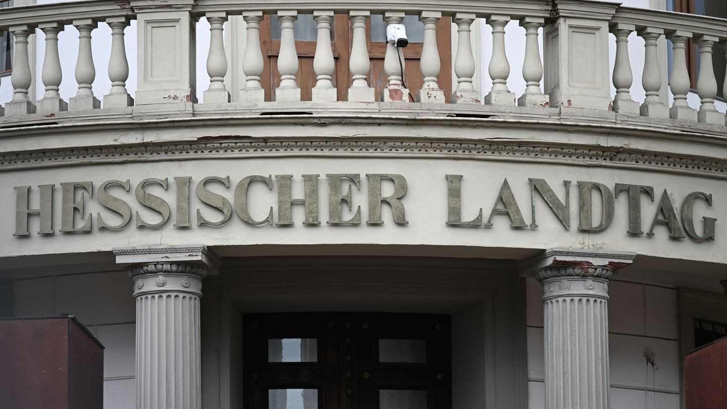 Plenardebatte: Landtag diskutiert über Kürzungen in der Bildung