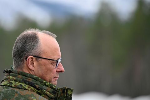 Merz bei einer Militärübung in Norwegen