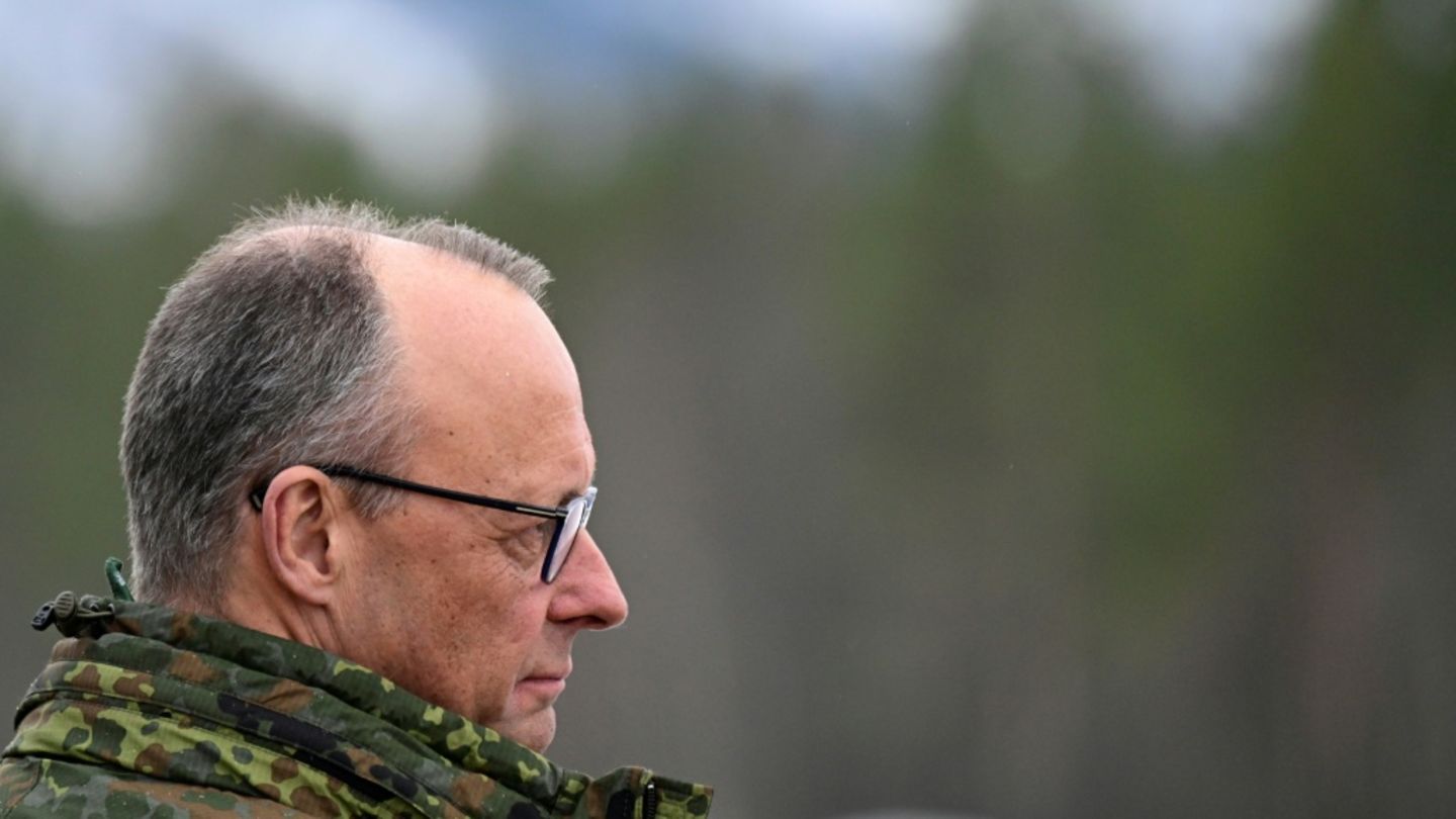 Merz bei einer Militärübung in Norwegen