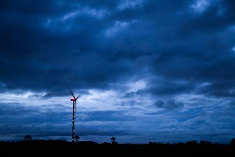 Dunkle Wolken und stürmisches Wetter verheißen für die privaten Versicherungsunternehmen in Deutschland oft nichts Gutes. (Symbo