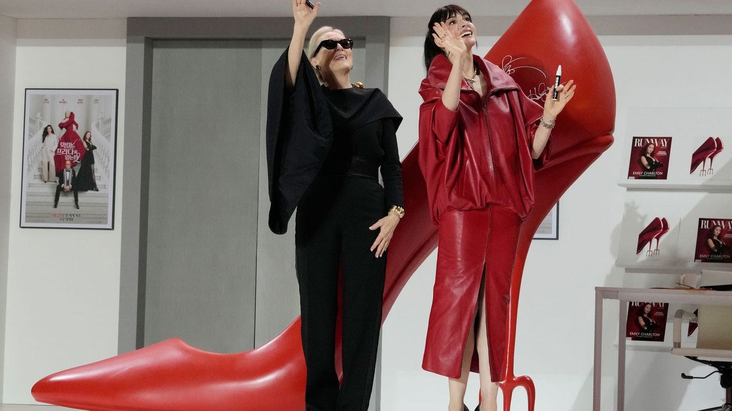Meryl Streep und Anne Hathaway stellten den Film unter anderem auch in Seoul vor. (Archivbild) Foto: Ahn Young-joon/AP/dpa