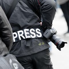 Reporter auf Demonstrationen berichten immer wieder von Übergriffen der Protestler – gerade solche Situationen schränken die Pressefreiheit in Deutschland ein