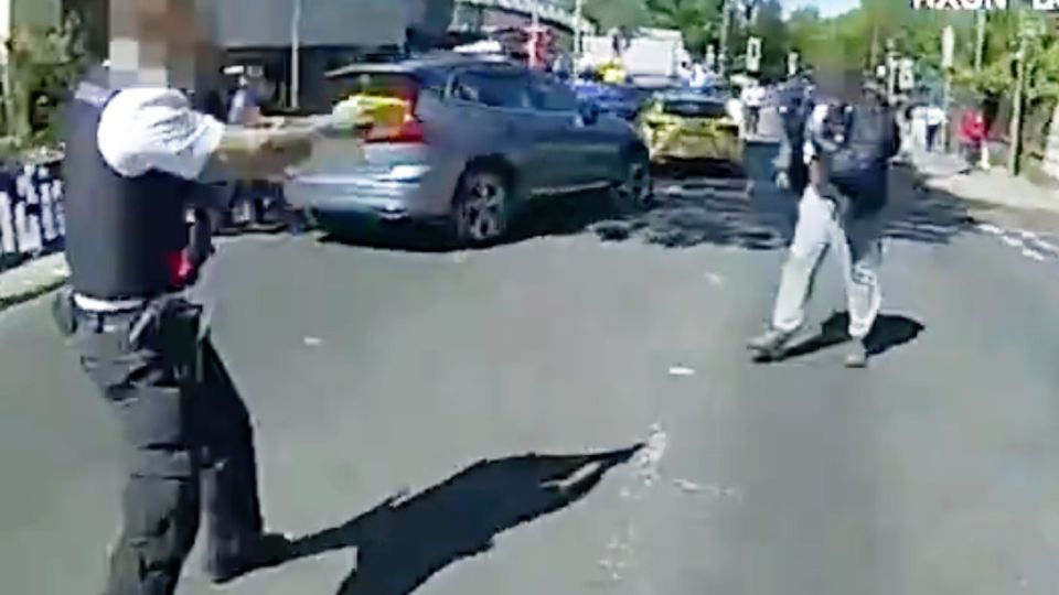 Bodycam-Aufnahme zeigt Festnahme des Angreifers in London