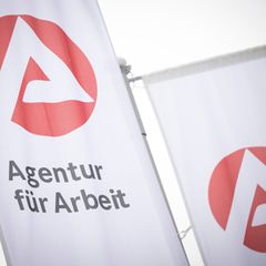 In Sachsen bleibt der Arbeitsmarkt angespannt. (Symbolbild) Foto: Philip Dulian/dpa