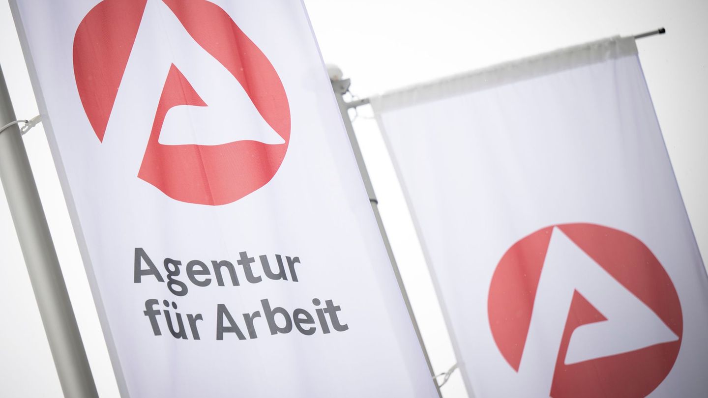 Auf dem Arbeitsmarkt in Mecklenburg-Vorpommern weht ein frischer Frühlingswind. Die Erwerbslosenzahlen sind im April gesunken. (