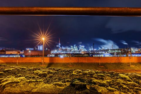 In der Chemie- und Metallindustrie sind in Hessen besonders viele Stellen verloren gegangen. (Symbolbild) Foto: Andreas Arnold/d