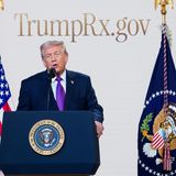 Um dieses Thema dürften viele Amerikaner kaum herumkommen: Im Versuch, Medikamente günstiger zu machen, startete die US-Regierung ein neues Verkaufsportal. Auf der Website „TrumpRx.gov“ seien „Dutzende der am häufigsten verwendeten verschreibungspflichtigen Medikamente für alle Verbraucher mit drastischen Rabatten erhältlich“, sagte Trump im Februar. Nutzer können nach dem gewünschten Medikament suchen, einen Gutschein ausdrucken und ihn in Apotheken vorzeigen, um das Produkt zum ermäßigten Preis zu kaufen. Medikamente sind in den USA häufig teurer als in Europa.