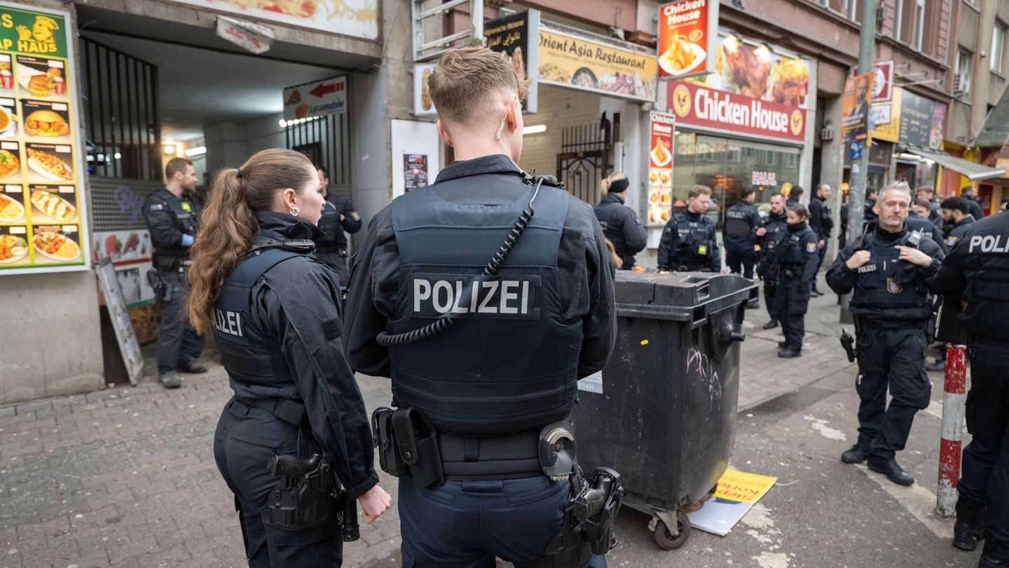 Es war die 53. Aktion seit Februar 2024. (Archivbild) Foto: Boris Roessler/dpa