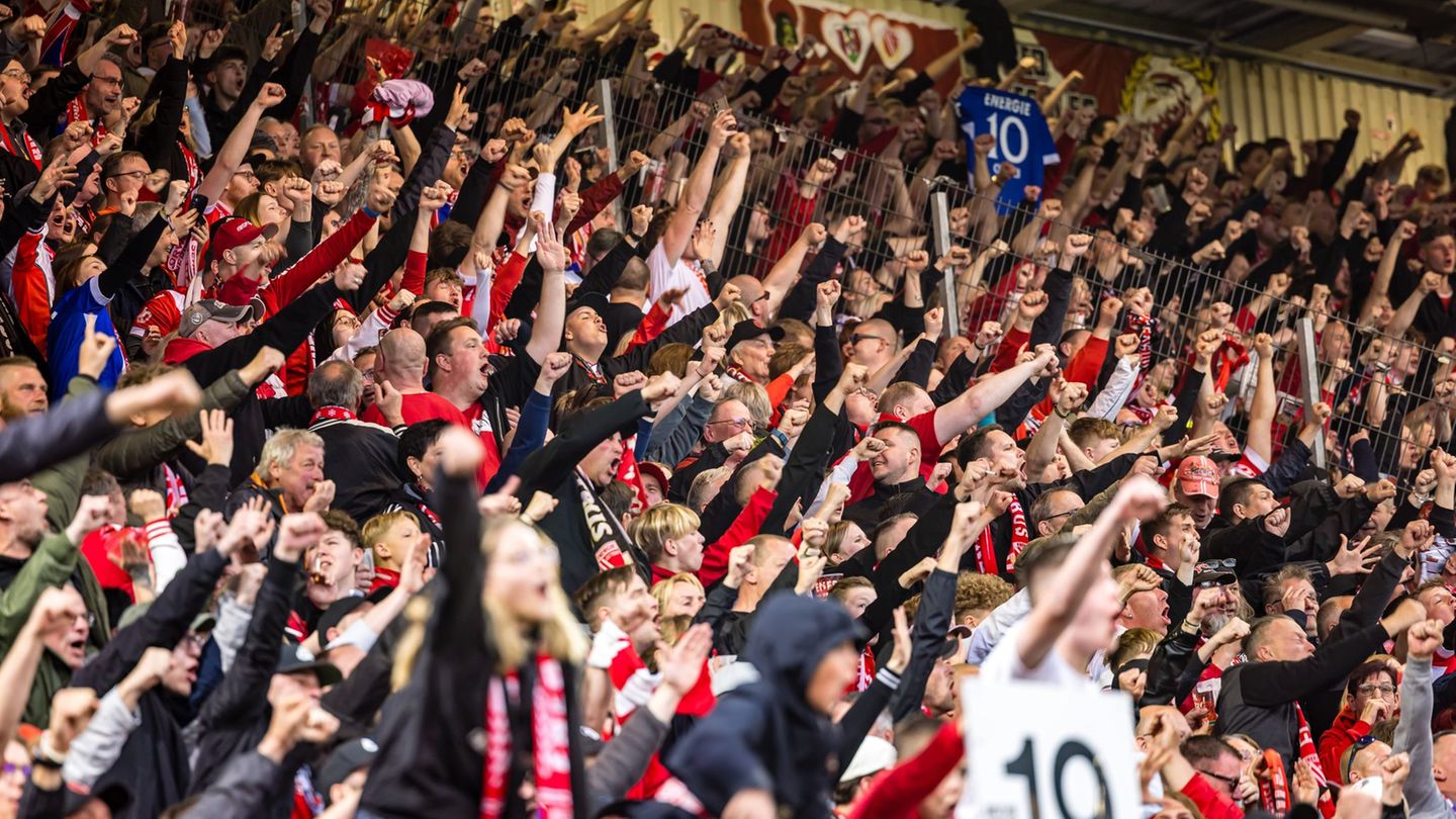 Nicht alle Cottbus-Fans werden zum Saisonabschluss ins Jahn-Stadion zugelassen. (Archivbild) Foto: Frank Hammerschmidt/dpa