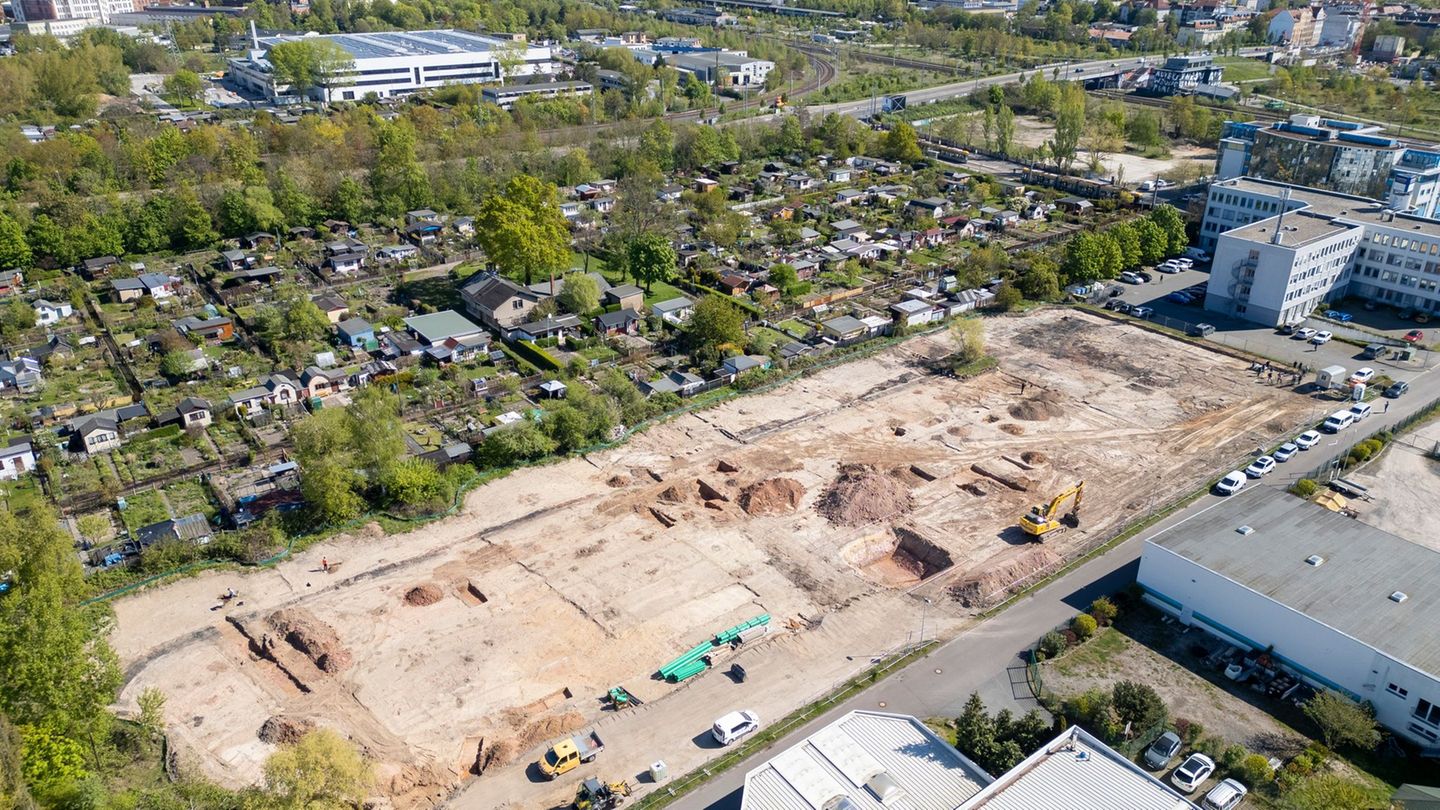 Archäologen erforschen NS-Zwangsarbeiterlager in Leipzig. Foto: Jan Woitas/dpa