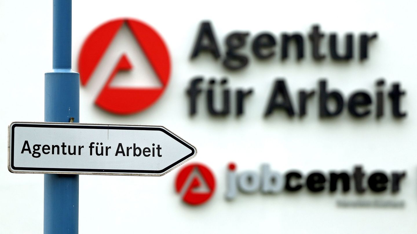 Nur leichter Rückgang der Arbeitslosenzahlen im April. (Symbolbild) Foto: Jan Woitas/dpa