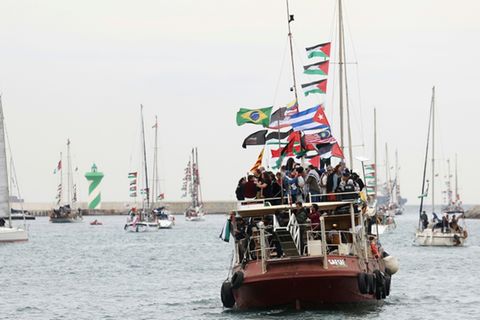 Die Gaza-Hilfsflotte beim Ablegen in Barcelona