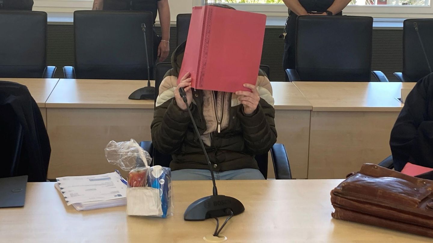 Die Angeklagte Gina H. am zweiten Prozesstag vor dem Landgericht Rostock: „Ich weiß nicht, was da vorgefallen ist“