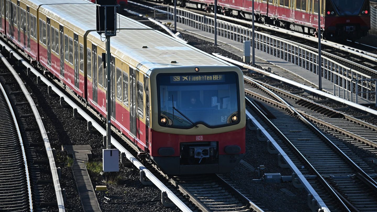 Kabel- und Weichenarbeiten: Bauarbeiten: Zahlreiche Unterbrechungen bei Berliner S-Bahn