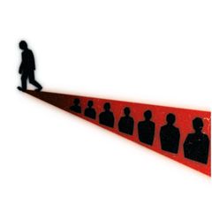 Illustration eines laufenden Mannes, hinter ihm ein rotes Dreieck mit mehreren schwarzen Umrissen von Menschen