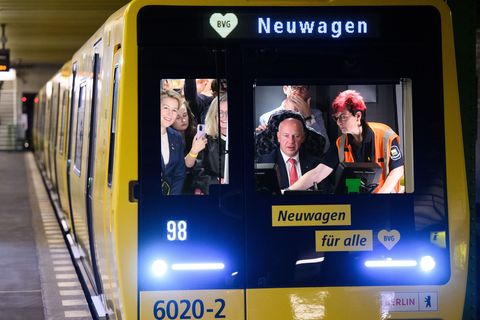 Anfang September ging der erste U-Bahn-Zug der neuen Baureihe JK auf der U2 in Betrieb. (Archivbild) Foto: Bernd von Jutrczenka/