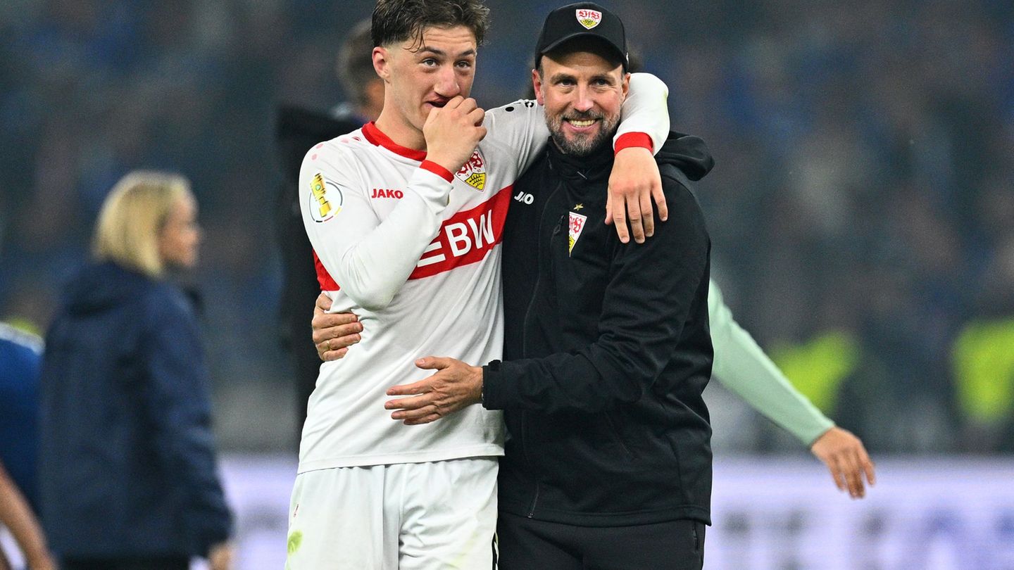 Angelo Stiller (l.) und Sebastian Hoeneß haben im Saisonendspurt noch viel vor. (Archivbild) Foto: Tom Weller/dpa