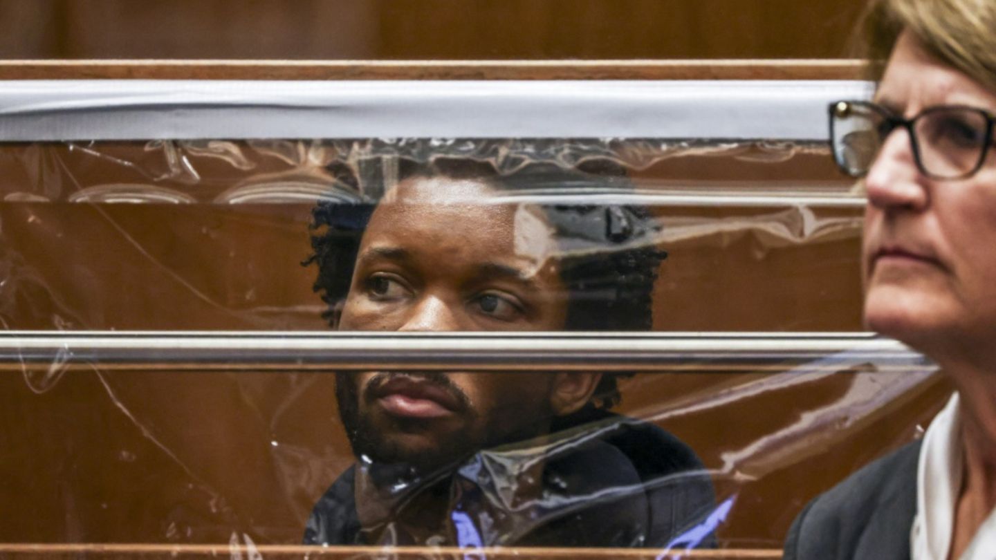 D4vd bei einer Anhörung vor Gericht