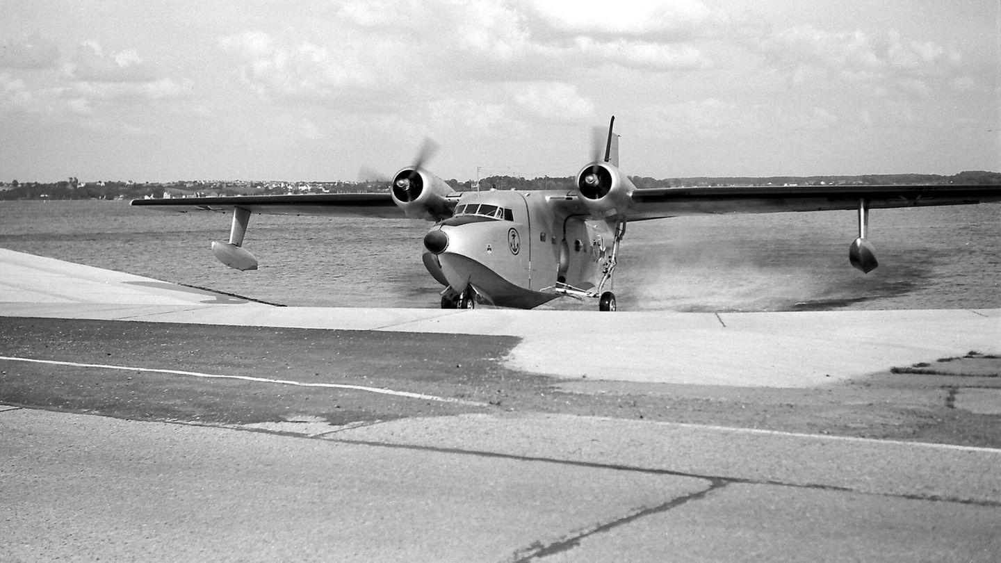 Grumman HU-16D Albatross in Kiel-Holtenau