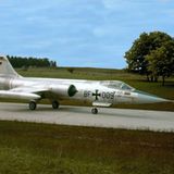 Eine der ersten F-104 Starfighter der Luftwaffe noch ohne Tarnlackierung