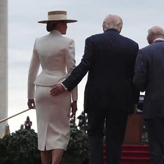 Po-Geste heizt Ehegerüchte um Trump an