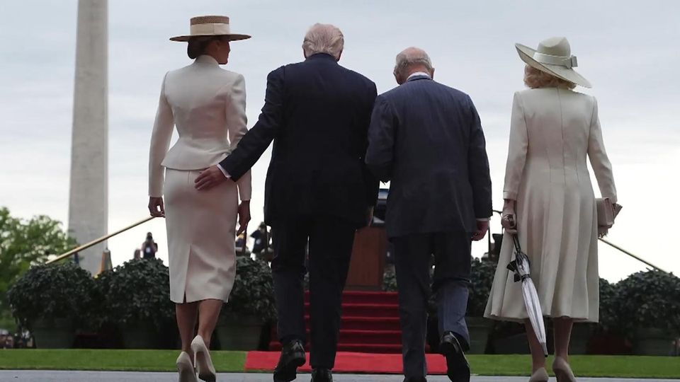 Po-Geste heizt Ehegerüchte um Trump an