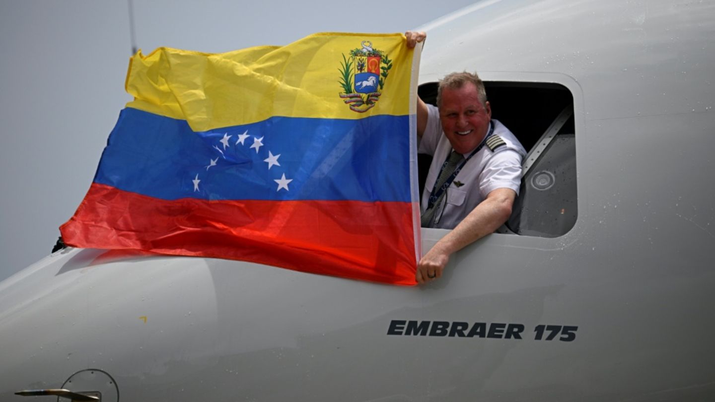 Erster direkter Linienflug zwischen USA und Venezuela seit 2019 in Caracas gelandet