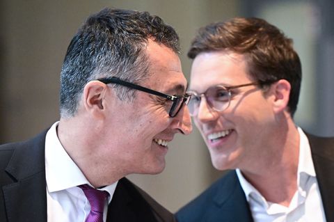 Die Stimmung zwischen Cem Özdemir und Manuel Hagel hat sich seit dem Wahlabend deutlich gebessert. Foto: Bernd Weißbrod/dpa