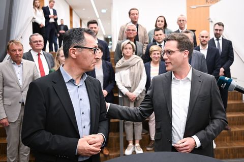 Die Stimmung zwischen Cem Özdemir und Manuel Hagel hat sich seit dem Wahlabend deutlich gebessert. Foto: Bernd Weißbrod/dpa