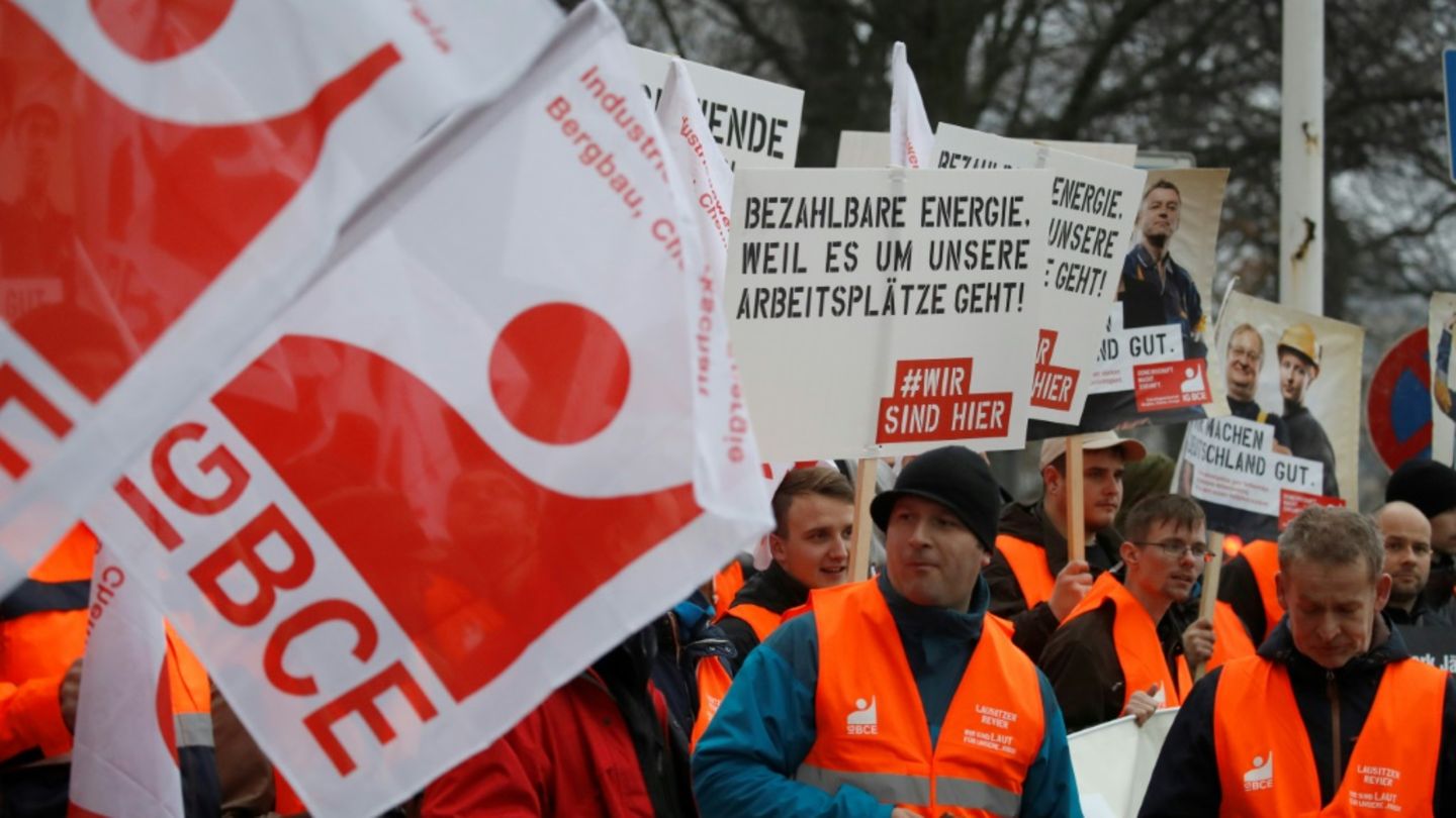 IGBCE-Chef Vassiliadis warnt am Tag der Arbeit vor "sozialpolitischem Rollback"