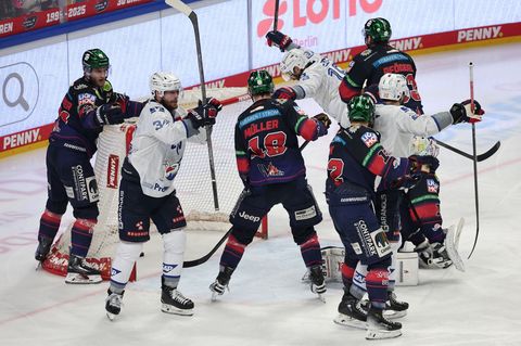Titelentscheidung vertagt: Der Mannheimer Luke Esposito trifft in der Verlängerung und besiegelt die Niederlage der Eisbären Ber