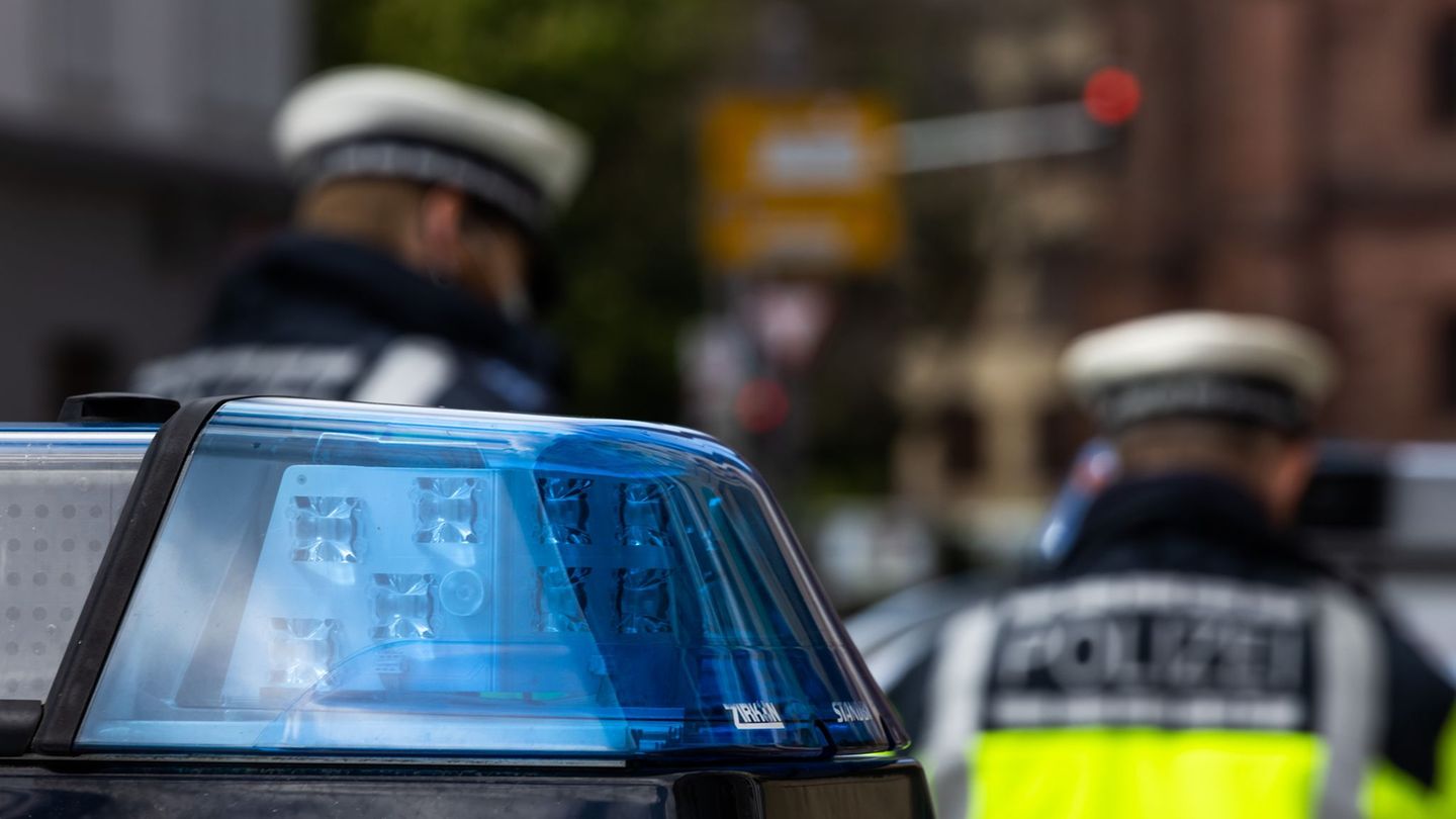 Fahndung läuft: Geldautomatensprenger setzen Gebäude in Brand