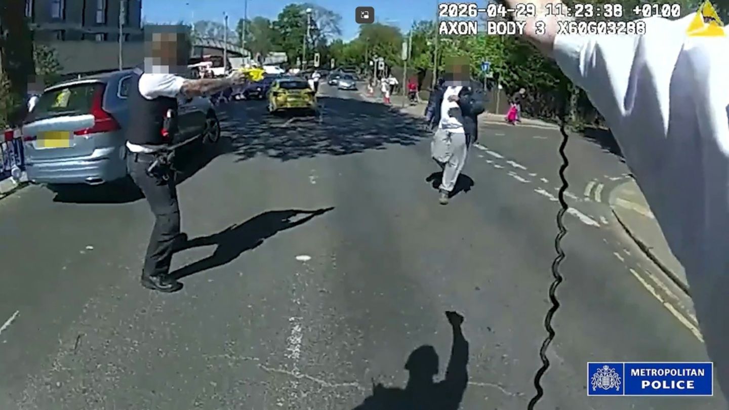 Aufnahme der Londoner Polizei bei ihrem Einsatz gegen den mutmaßlichen Täter