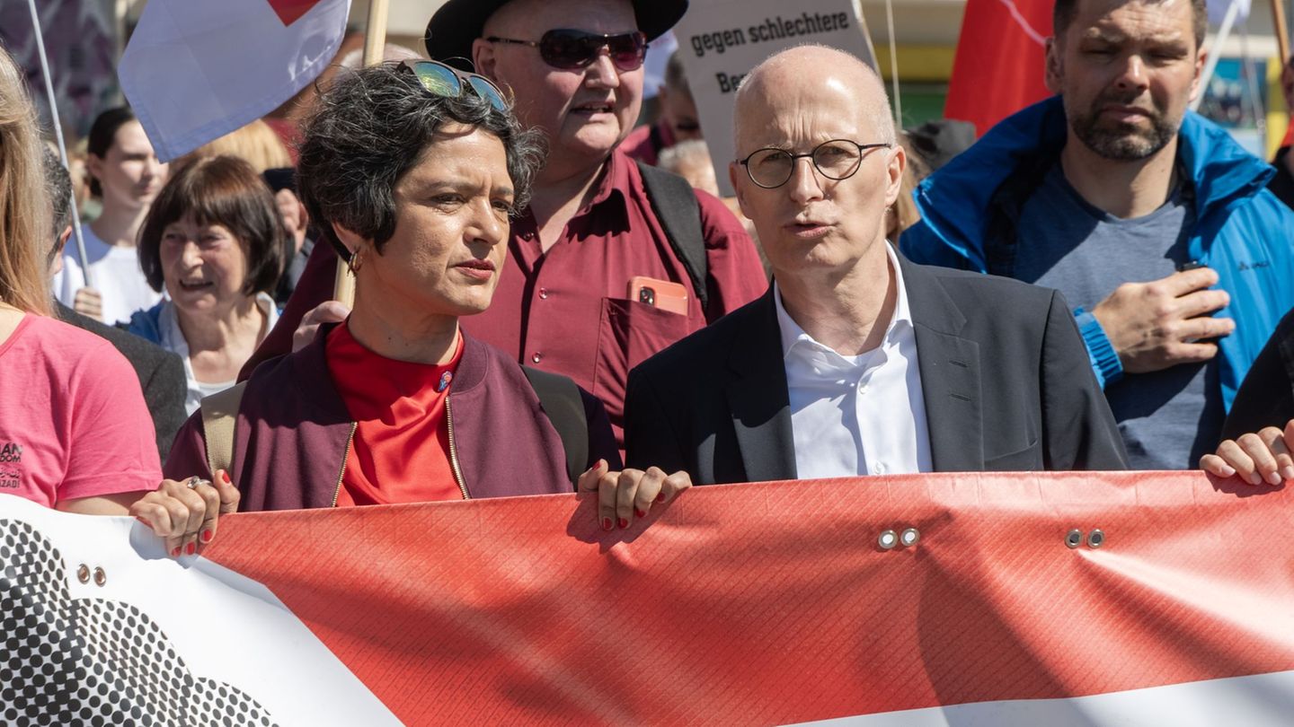 Tanja Chawla und Peter Tschentscher auf der zentralen DGB-Demonstration. Anlass sind bundesweite Kundgebungen der Gewerkschaften