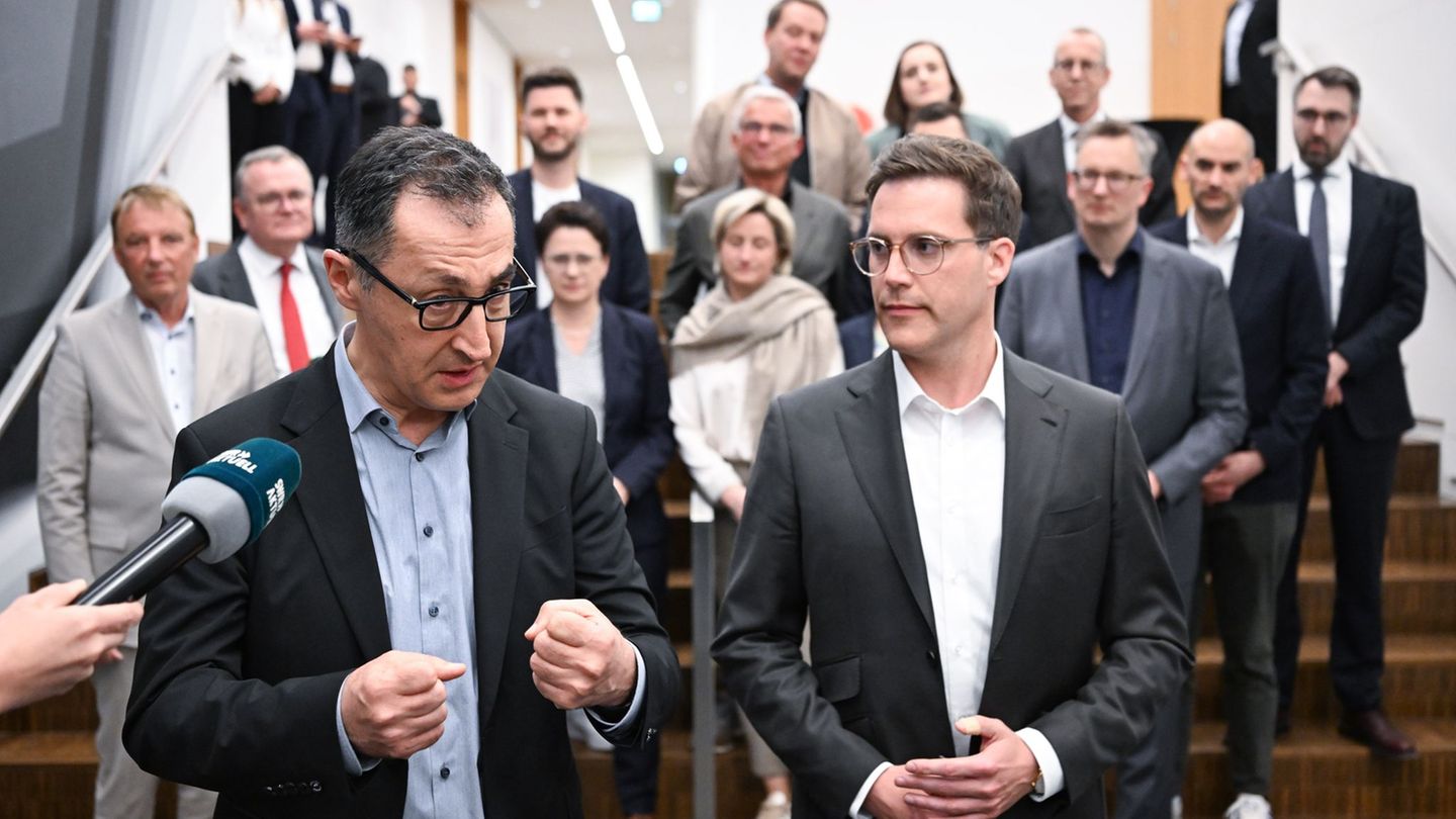 Die Verhandler tagten bis spät in den Abend. Foto: Bernd Weißbrod/dpa