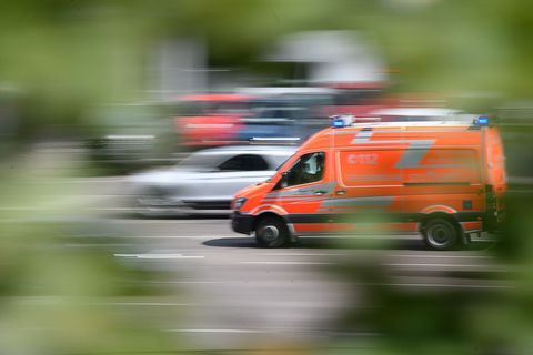 Für den Autofahrer kam jede Hilfe zu spät. (Symbolbild) Foto: Sebastian Gollnow/dpa