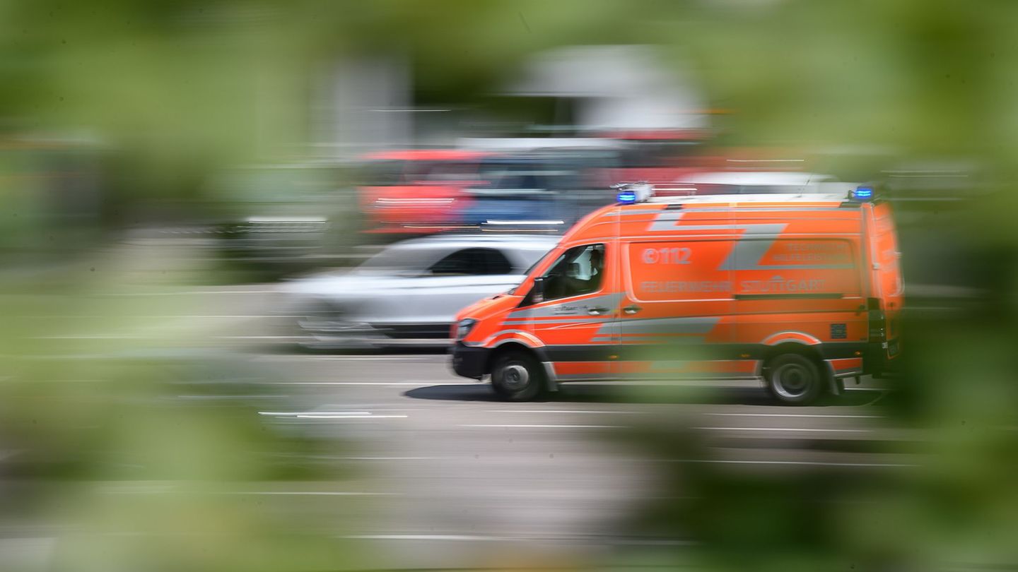 Für den Autofahrer kam jede Hilfe zu spät. (Symbolbild) Foto: Sebastian Gollnow/dpa