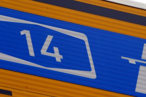 Wegen Bauarbeiten wird die Autobahn 14 bei Halle am Wochenende abschnittsweise voll gesperrt. (Symbolbild) Foto: Hendrik Schmidt