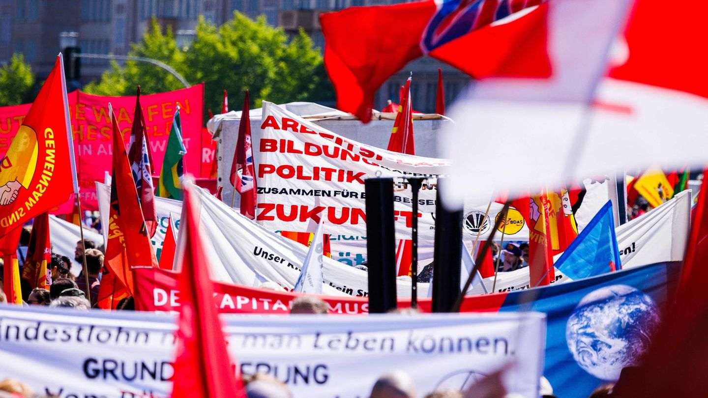 Tag der Arbeit: Gewerkschaften machen gegen Stellenabbau mobil