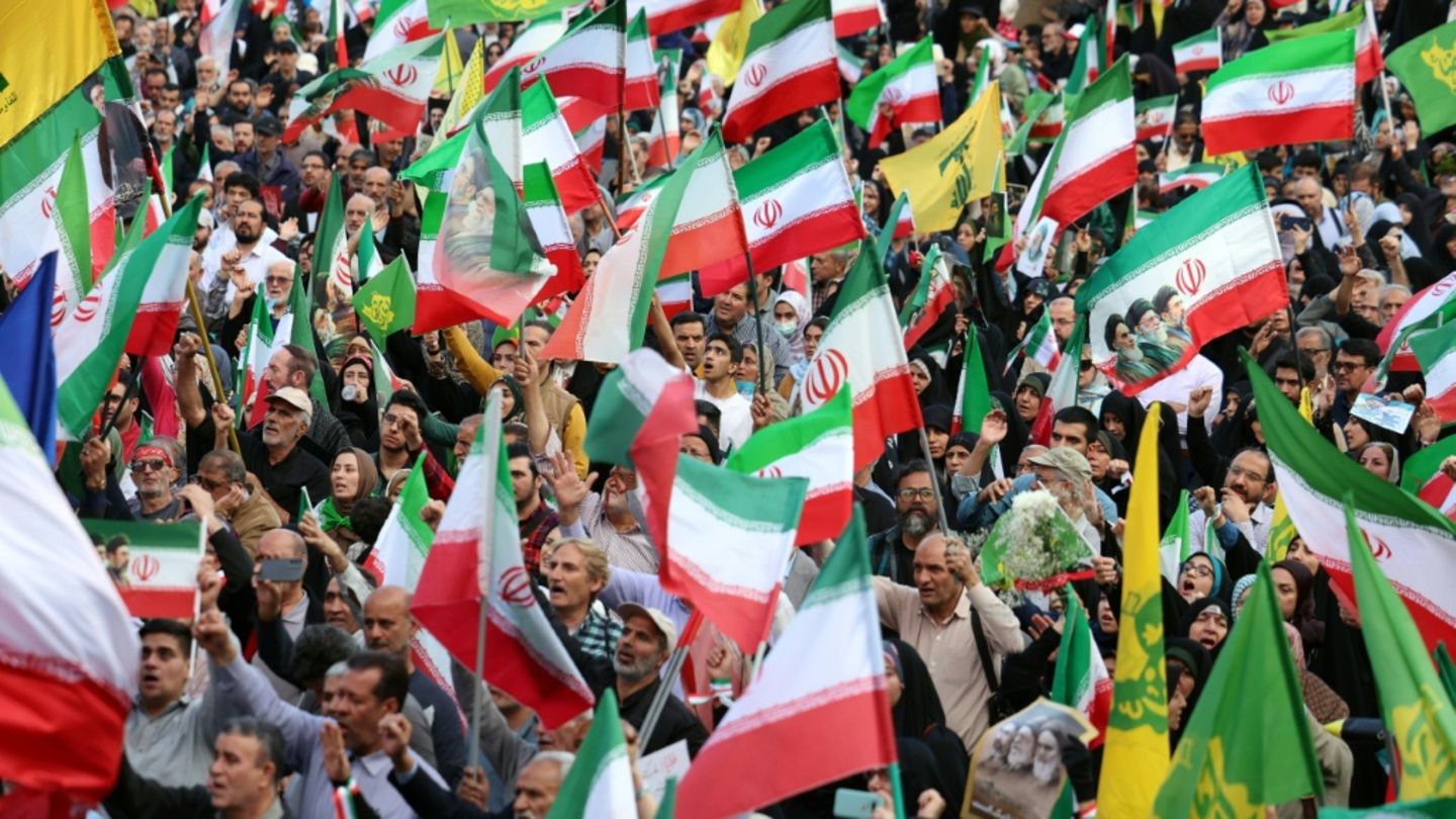 Demonstration für iranische Führung in Teheran am Mittwoch
