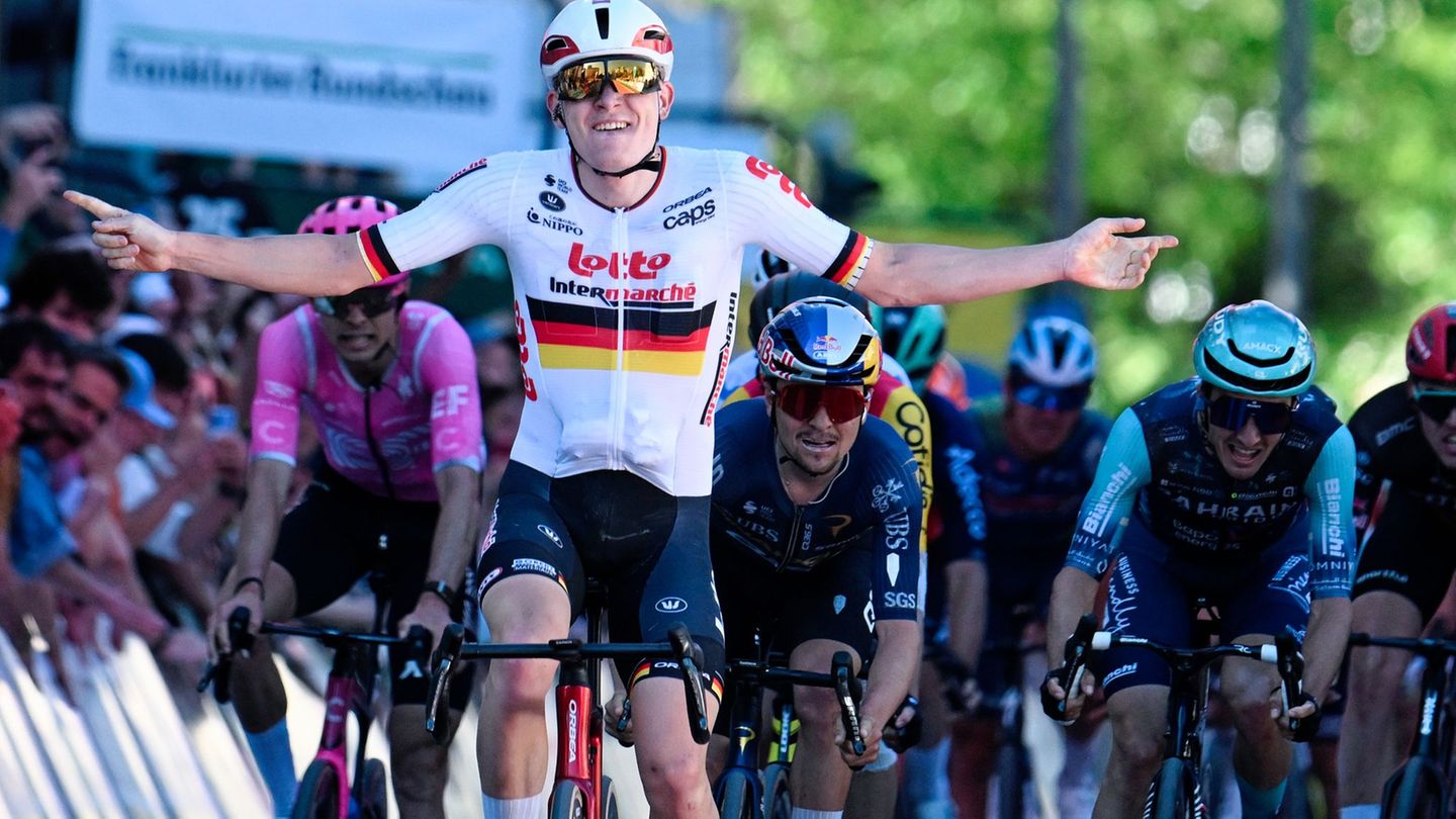 Georg Zimmermann feiert im deutschen Meistertrikot einen überraschenden Coup beim Klassiker Eschborn-Frankfurt. Foto: Uwe Anspac