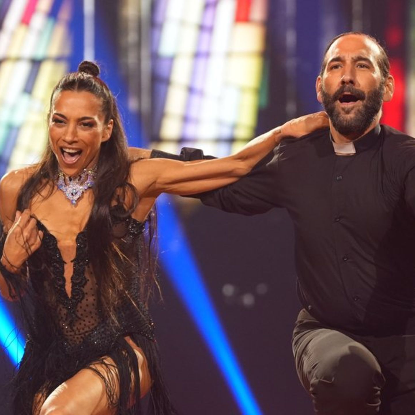 Let's Dance: Nadja Benaissa tanzte beim Partner-Switch einen Jive zu "Something's Got a Hold on Me"