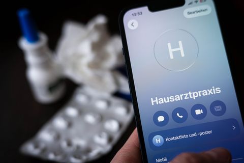 "Hausarztzentrierte Versorgung": Gesetzliche Krankenkassen müssen diese Option anbieten. (Archivbild) Foto: Sina Schuldt/dpa