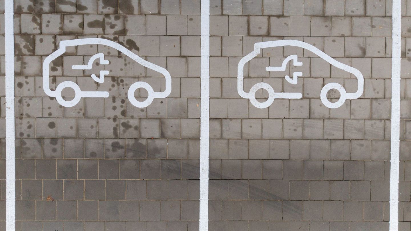 Weil es in China und den USA schlecht lief, sind die weltweiten Elektroautoneuzulassungen im ersten Quartal gesunken. (Symbolbil