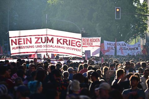Nach Angaben der Polizei verlief der 1. Mai in Berlin ausgesprochen friedlich. Foto: Sebastian Gollnow/dpa