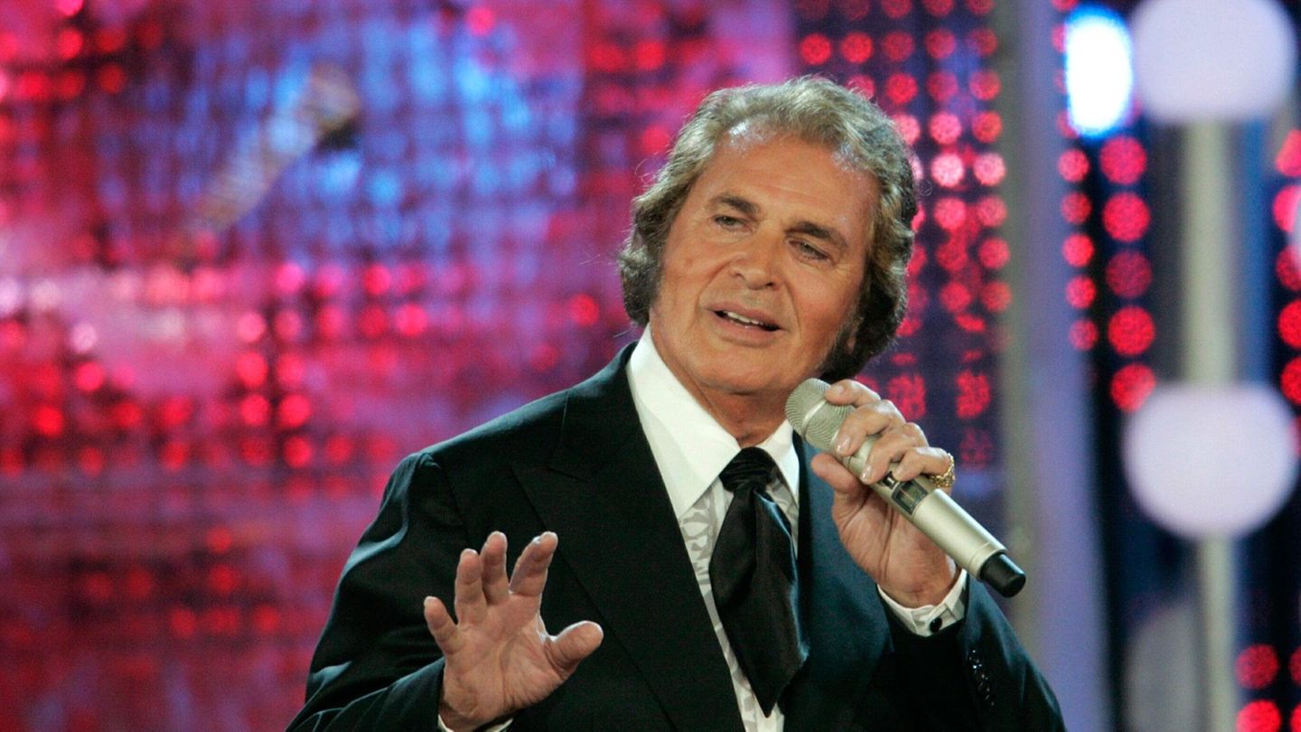 Mit 90 Jahren ist Engelbert wieder auf Tournee. (Archivbild) Foto: Valda Kalnina/AFI/EPA/dpa