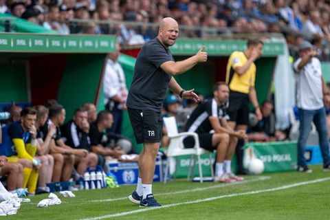 Trainer Lucas Beniermann vom SV Meppen. (Archivbild) Foto: David Inderlied/dpa